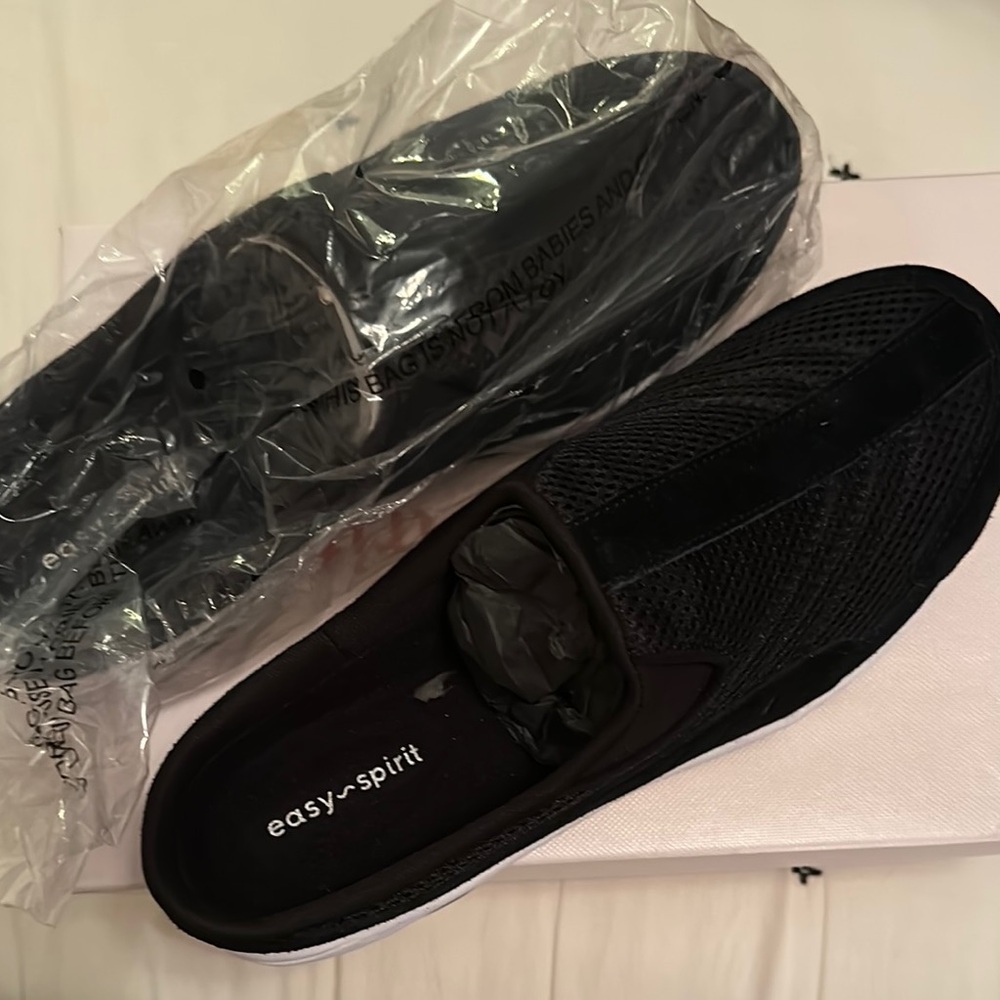 Easy Spirit Travel Time Black and White Sneakers